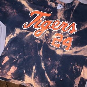 cropped tie dye tigers t shirt